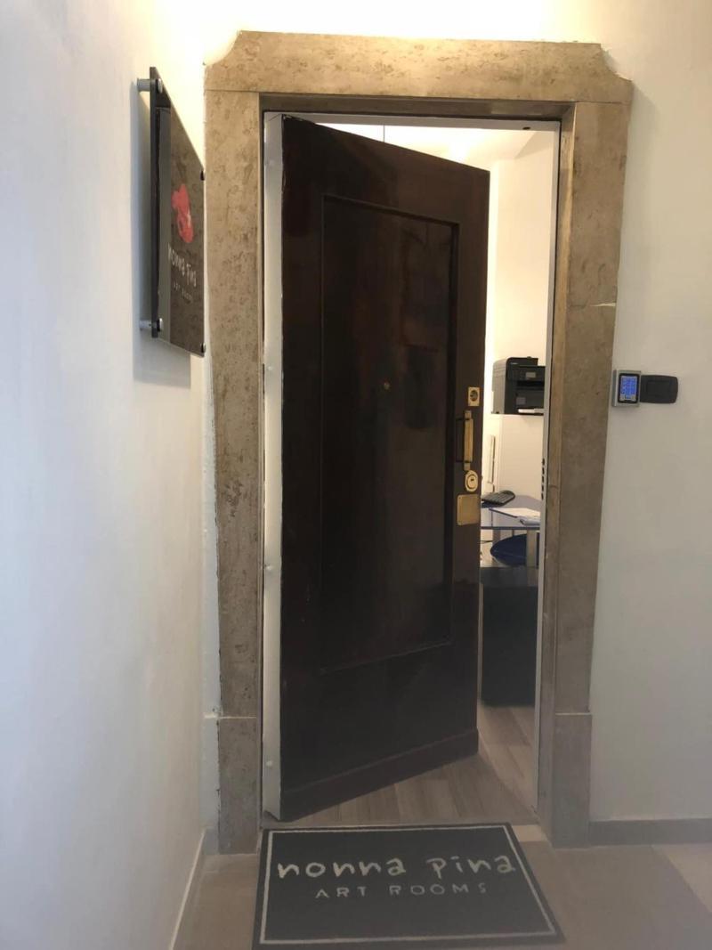 Nonna Pina Art Rooms Napoli Bagian luar foto